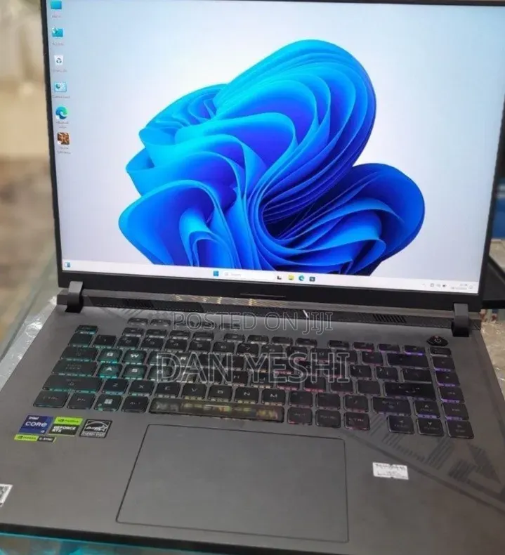 New Laptop Asus ROG Strix G18 32GB Intel Core i9 SSD 1T