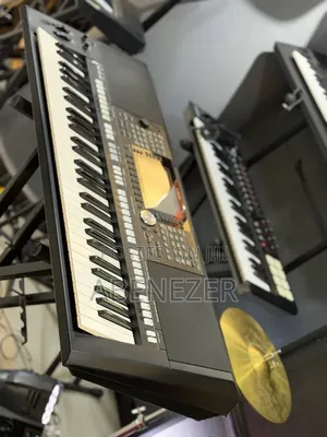 Yamaha PSR S975 Keyboard