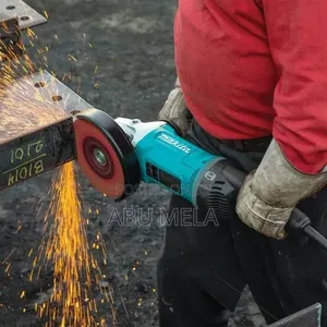Makita 2400 Watt Grinder 7020