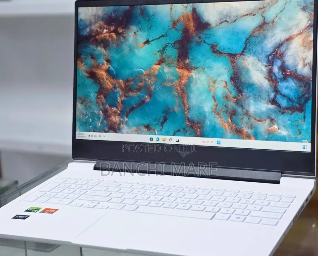 New Laptop HP Victus 16 16GB AMD Ryzen 7 SSD 1T