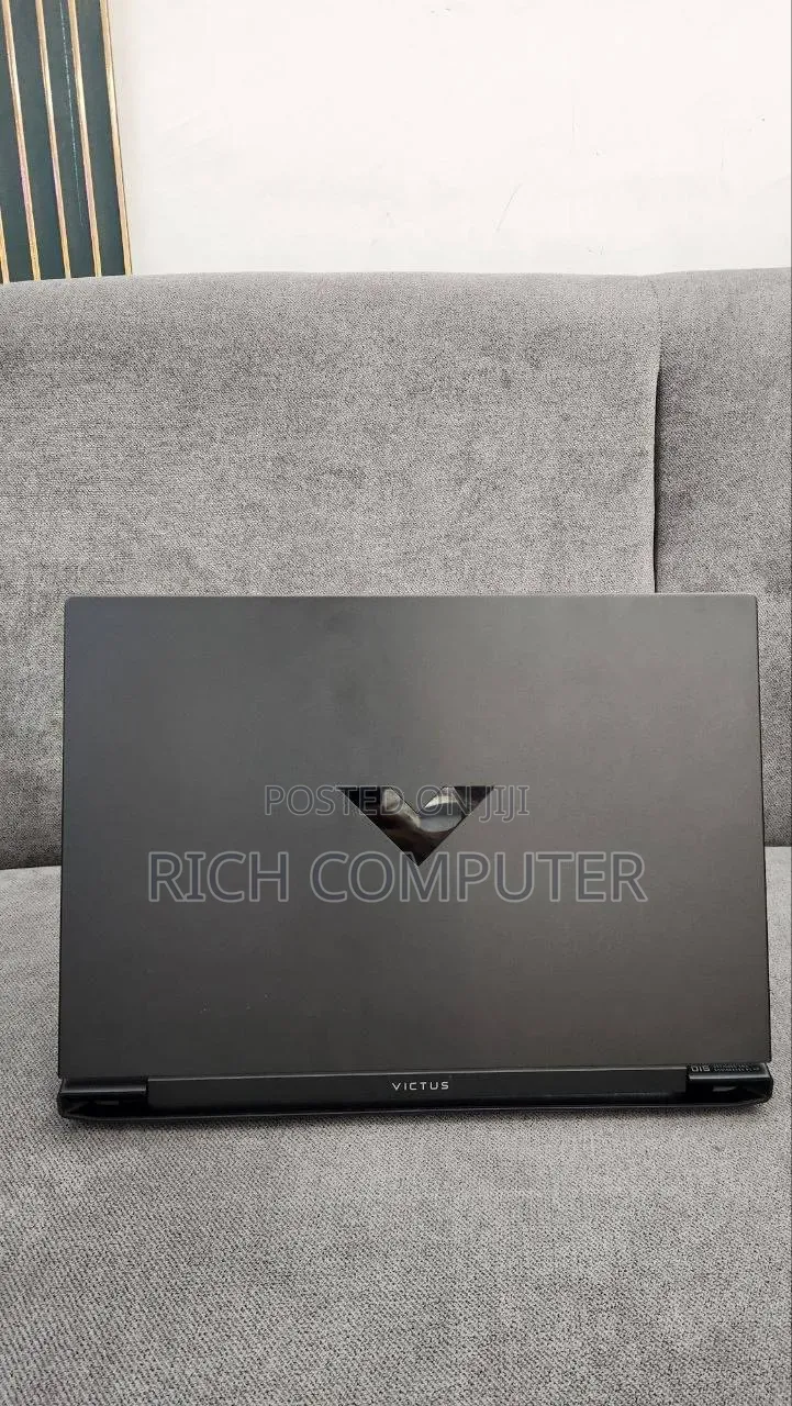 New Laptop HP Victus 15 16GB AMD Ryzen 7 SSD 1T
