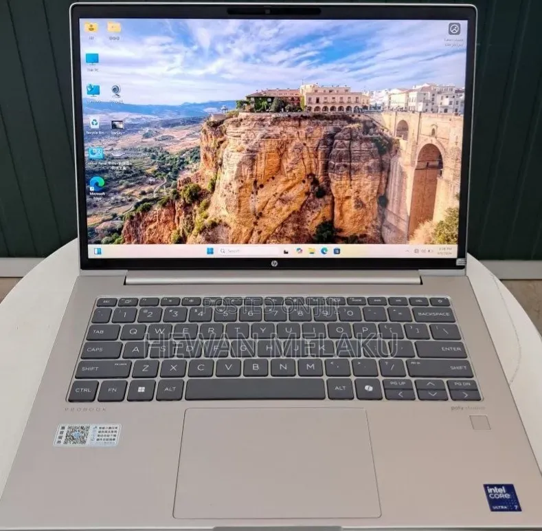 New Laptop HP 16GB Intel Core Ultra 7 SSD 512GB