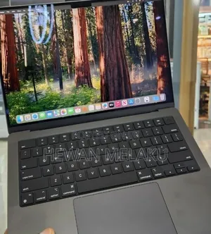 New Laptop Apple MacBook Pro 2023 M3 18GB Apple M3 Pro SSD 512GB