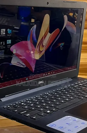 New Laptop Dell Inspiron 15 8GB Intel Core i7 SSD 256GB