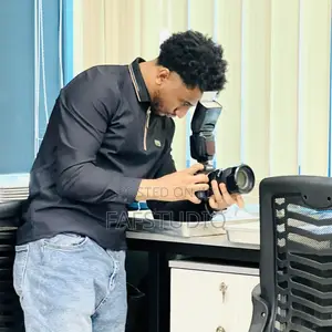 Camera Man, Video Editor