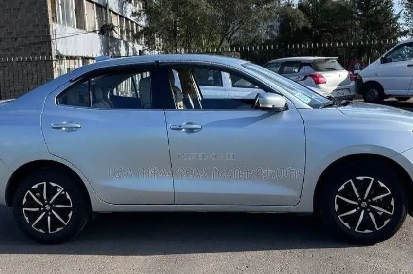 Suzuki Dzire 2025 Silver