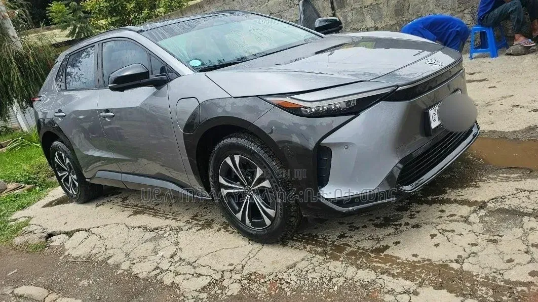 Toyota bZ4X 2023 Gray