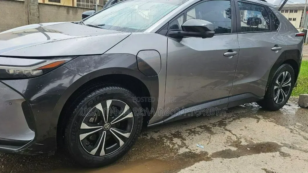 Toyota bZ4X 2023 Gray