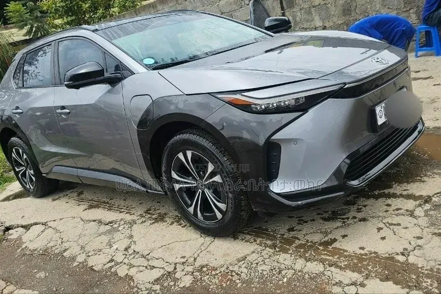 Toyota bZ4X 2023 Gray