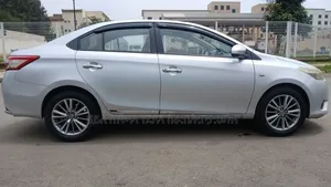 Toyota Yaris 2015 Purple