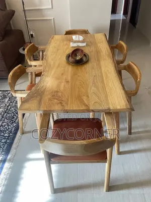 Heirloom 6 Seaters Dining Table Handcrafted From Solid wood.የምግብ ጠረጴዛ