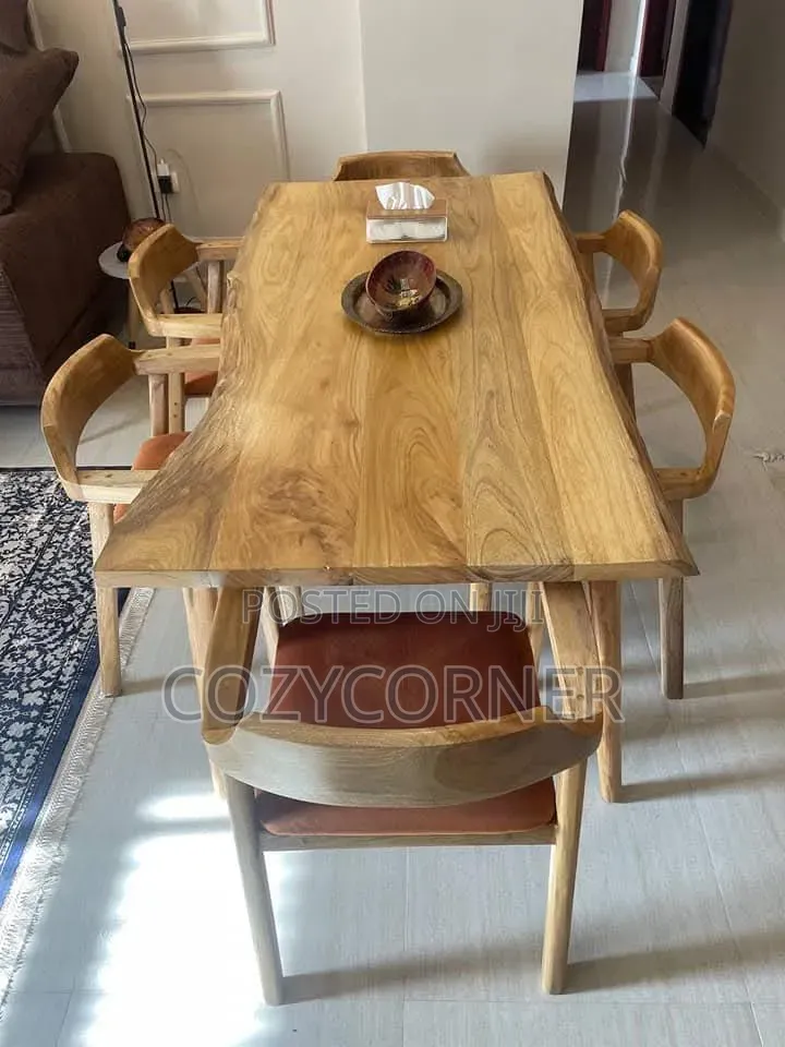 Heirloom 6 Seaters Dining Table Handcrafted From Solid wood.የምግብ ጠረጴዛ