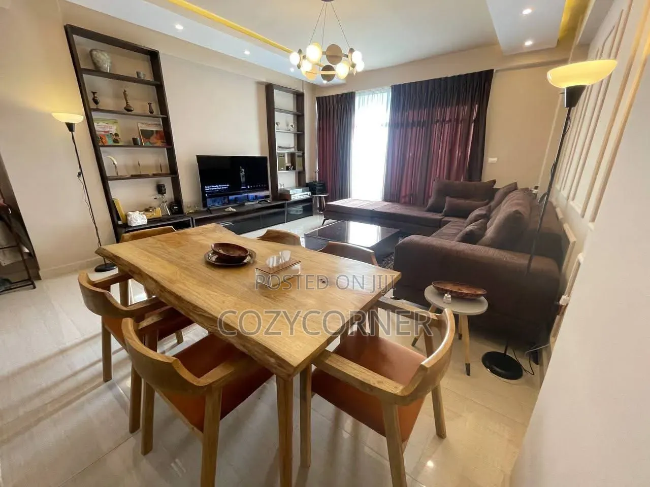 Heirloom 6 Seaters Dining Table Handcrafted From Solid wood.የምግብ ጠረጴዛ