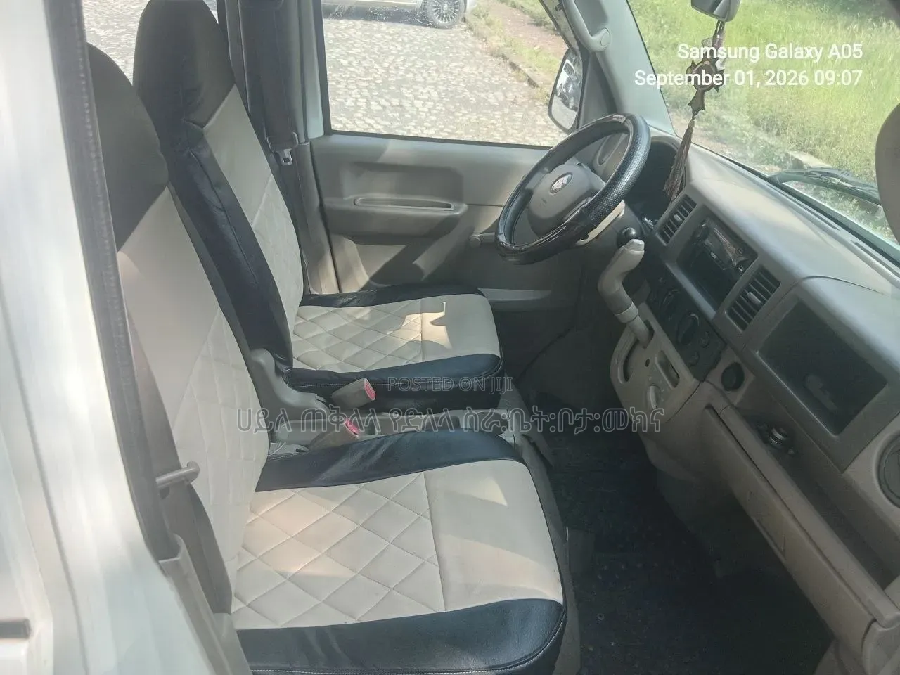 Suzuki Every Wagon 2012 White
