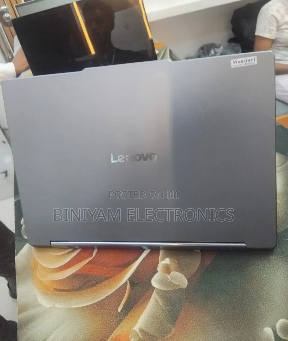 New Laptop Lenovo Yoga 9 16GB Intel Core Ultra 7 SSD 1T