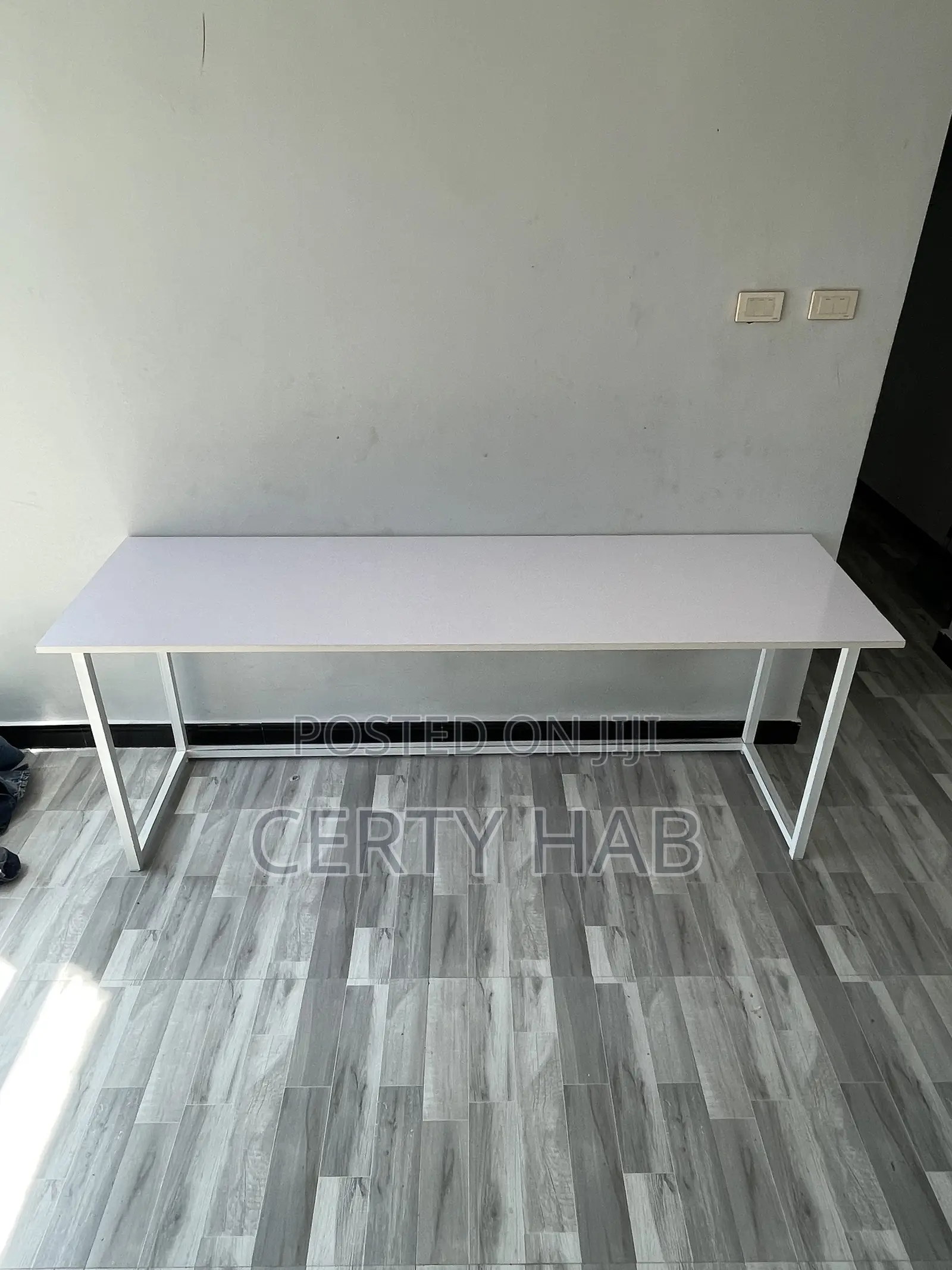 2 Meter Table