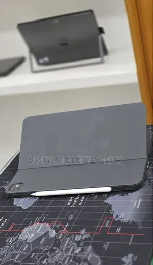 New Apple iPad Pro 12.9 (2022) 256 GB
