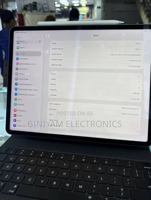 New Apple iPad Pro 12.9 (2022) 256 GB