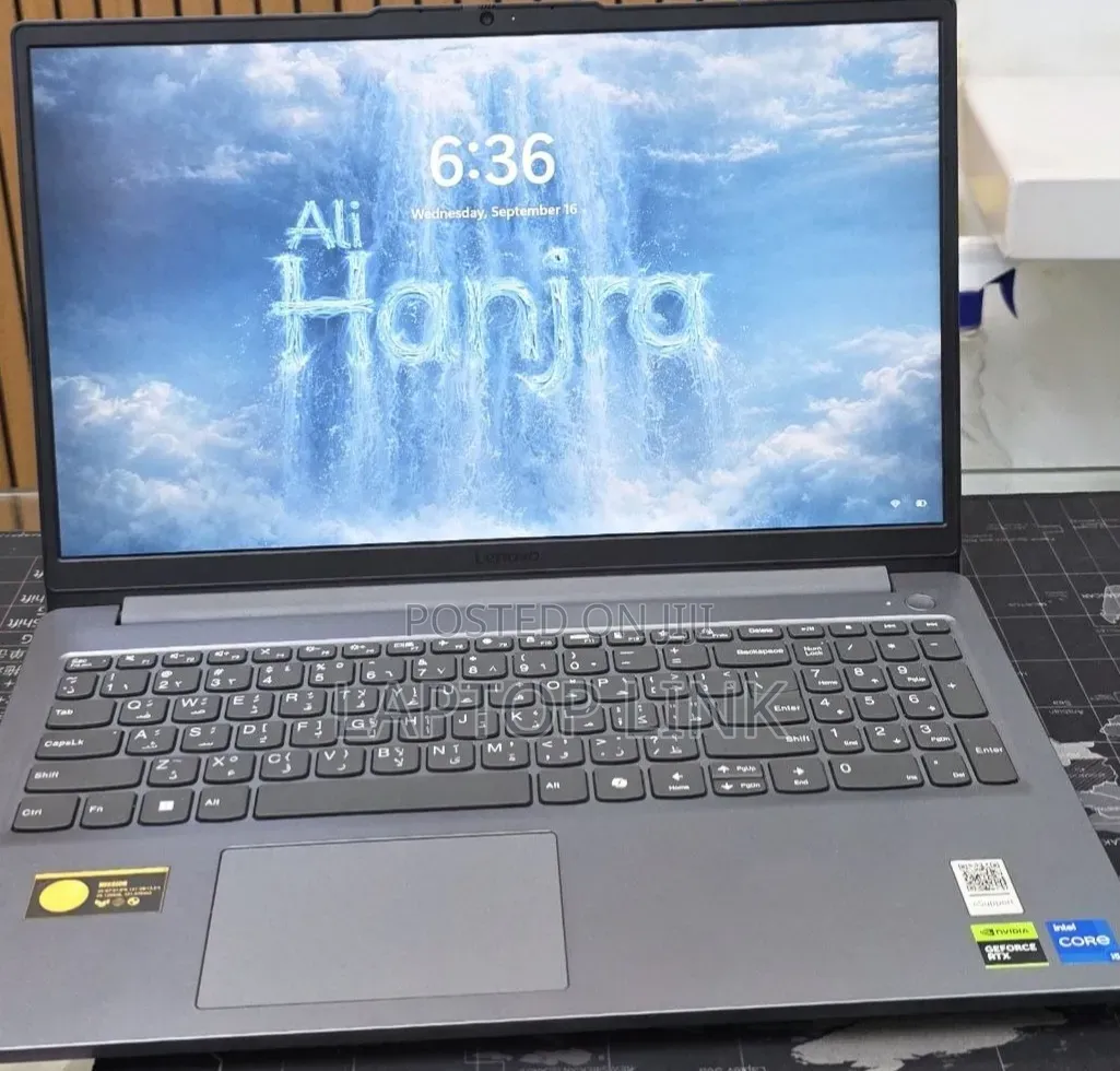 New Laptop Lenovo LOQ 15IRH8 12GB Intel Core i5 SSD 512GB