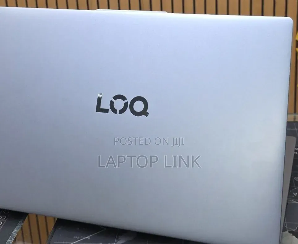 New Laptop Lenovo LOQ 15IRH8 12GB Intel Core i5 SSD 512GB