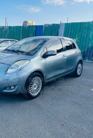 Toyota Yaris 2010 Silver