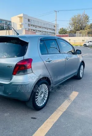 Toyota Yaris 2010 Silver