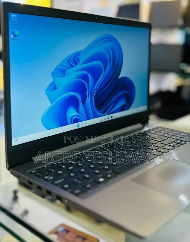 New Laptop Lenovo IdeaPad S145 4GB Intel Core i7 SSD 128GB