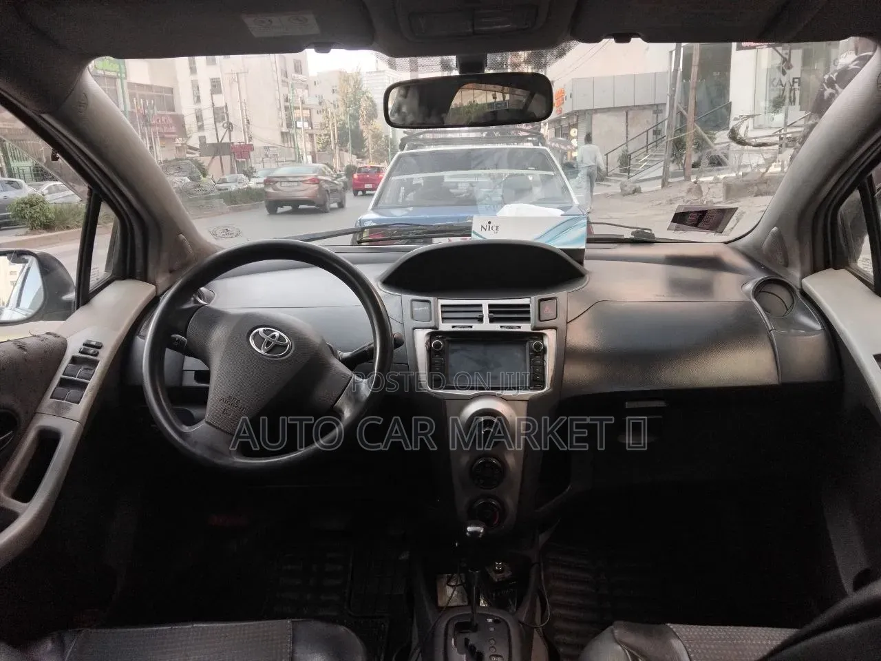 Toyota Yaris 2010 Silver