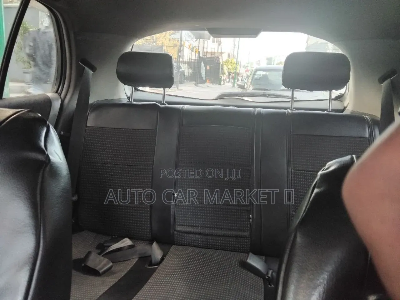 Toyota Yaris 2010 Silver