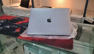 New Laptop Apple MacBook Pro 2020 M1 16GB Apple M1 SSD 256GB