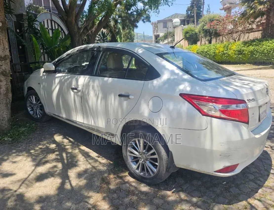 Toyota Yaris 2015 White
