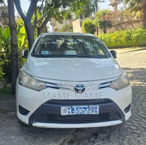 Toyota Yaris 2015 White