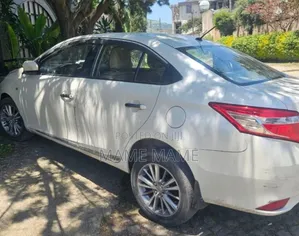 Toyota Yaris 2015 White