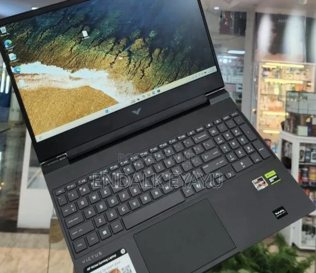 New Laptop HP Victus 16 16GB AMD Ryzen 7 SSD 1T