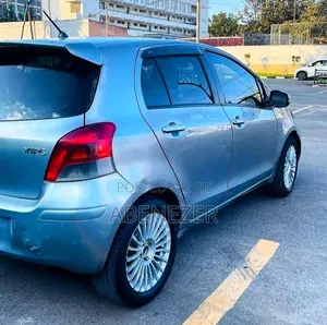 Toyota Yaris 2010 Gray