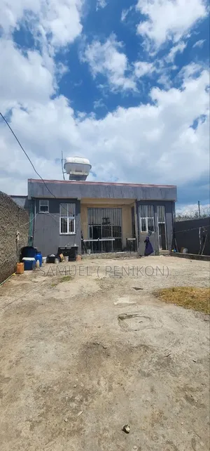 3bdrm House in Gullele for sale