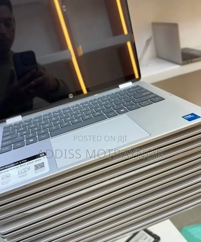 New Laptop HP OmniBook X Flip 14" 16GB Intel Core Ultra 7 SSD 512GB