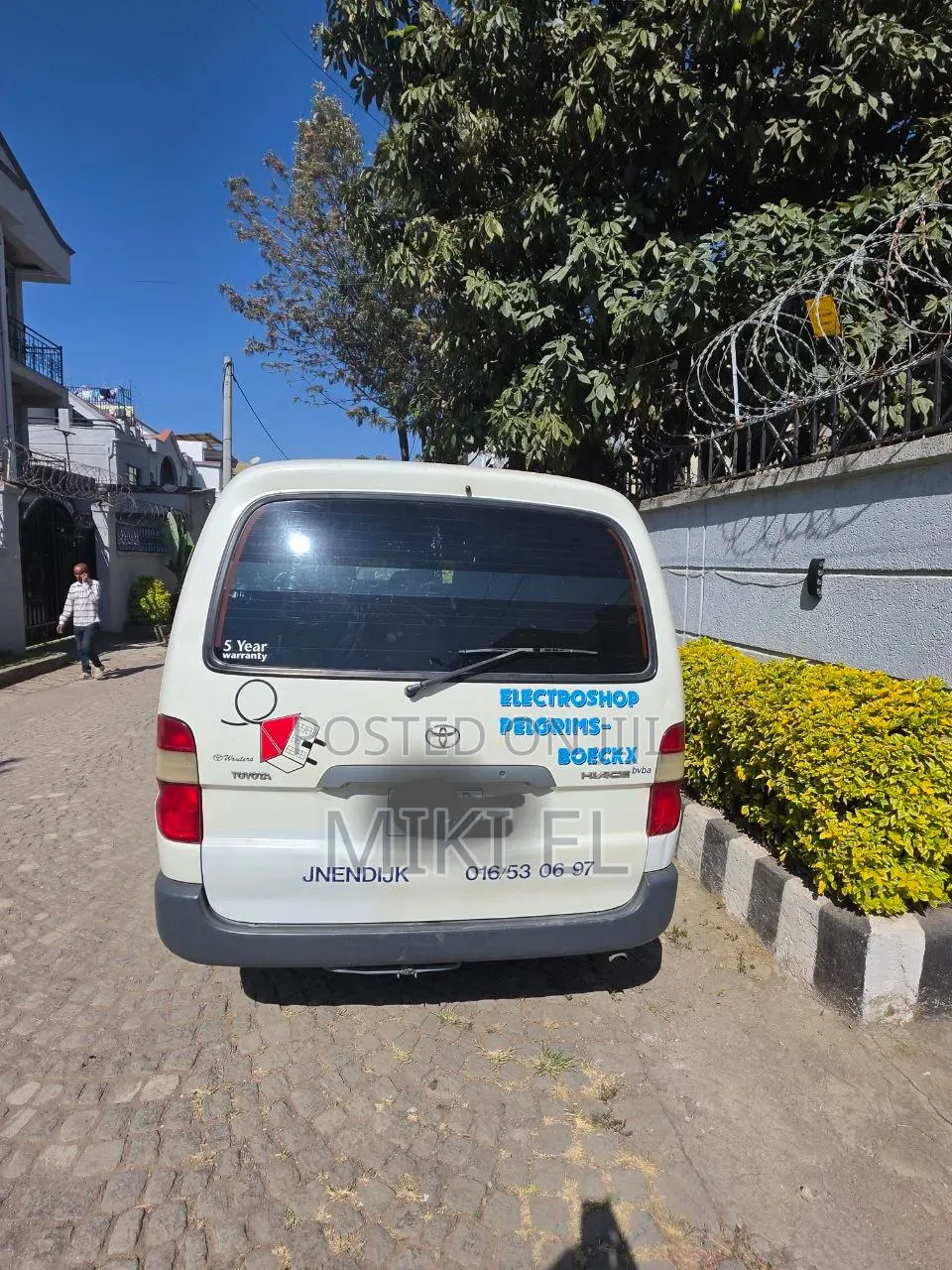 Toyota HiAce 2006 White