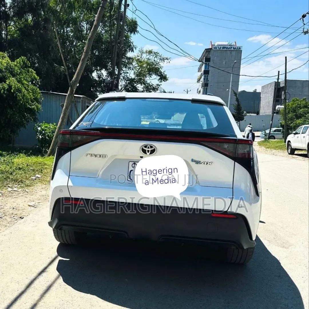 Toyota bZ4X 2023 White