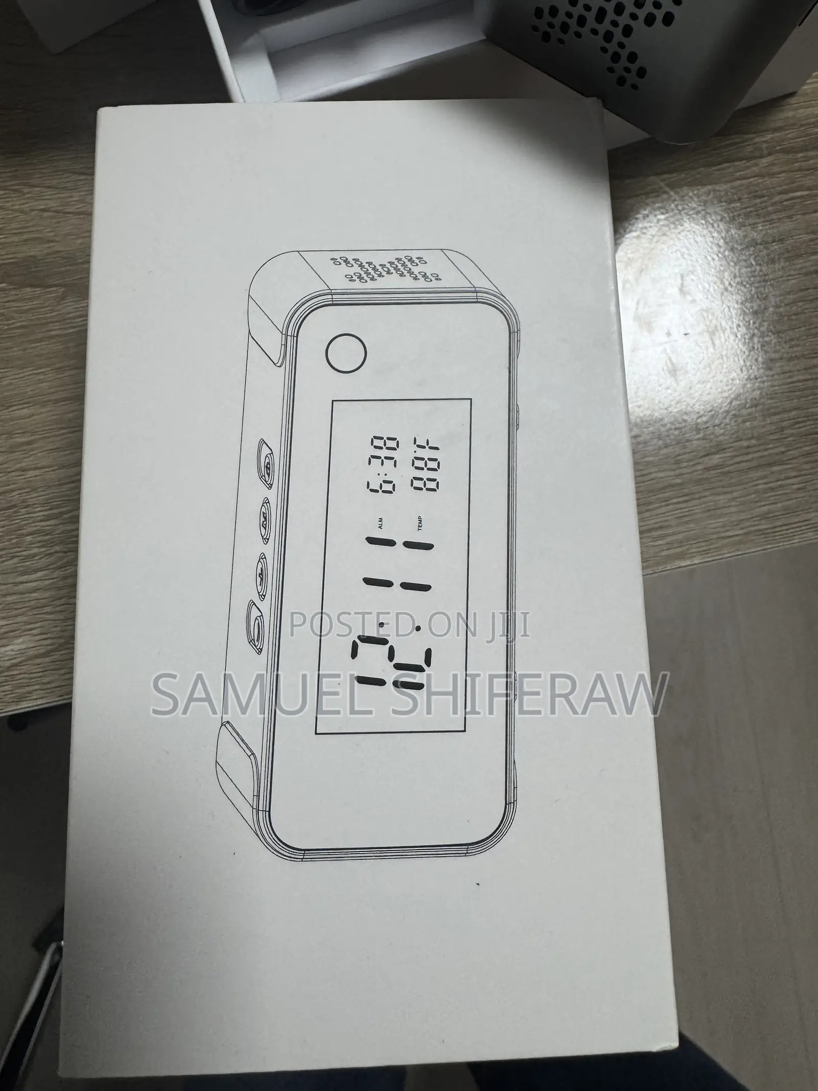 MEBAO /OzSpy KP04 Wireless Home Hidden Clock Camera