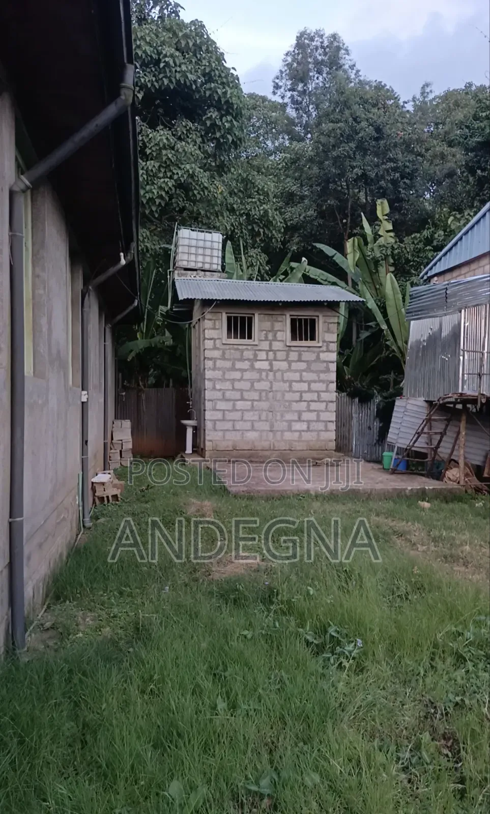 260ካሬ የሚሸጥ መጋዘን