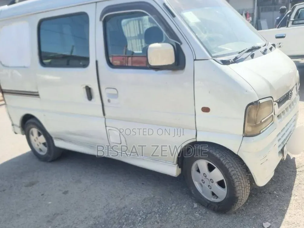 Suzuki Every Wagon 2005 White