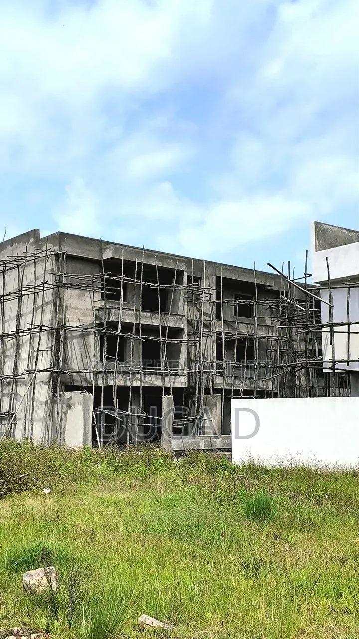 4bdrm Villa in Eniy Realestate, Bole for sale