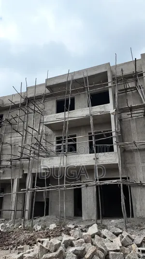 4bdrm Villa in Eniy Realestate, Bole for sale
