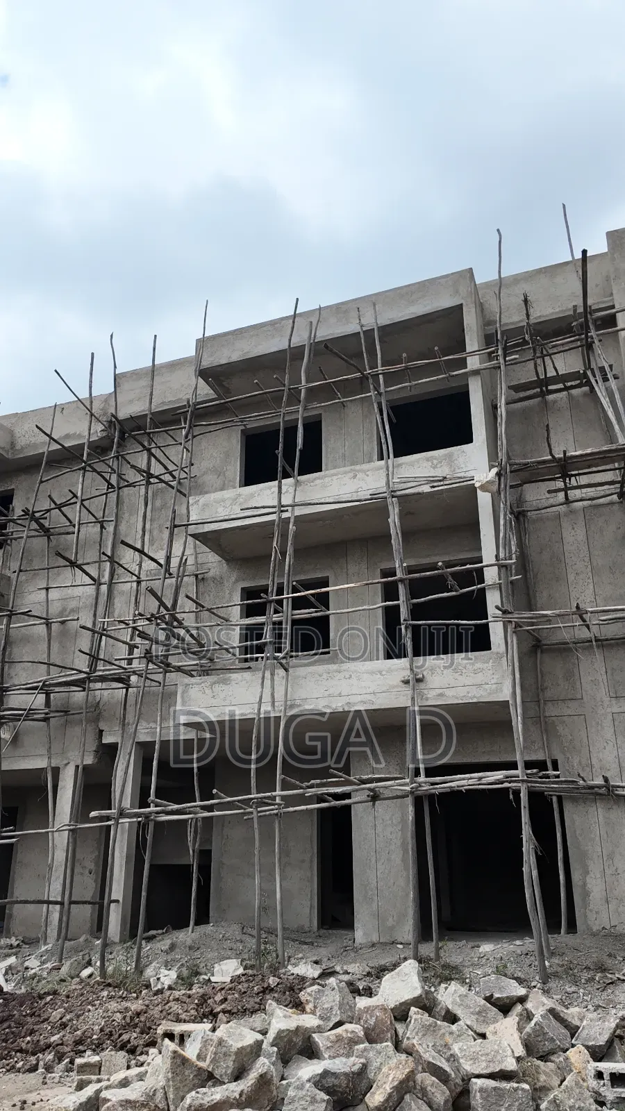 4bdrm Villa in Eniy Realestate, Bole for sale