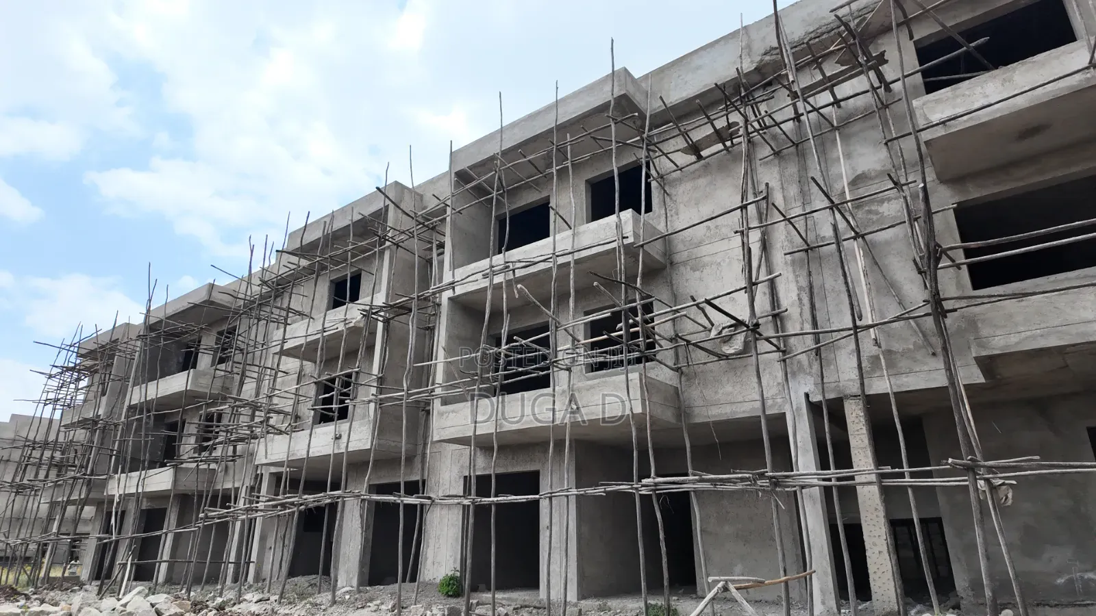 4bdrm Villa in Eniy Realestate, Bole for sale