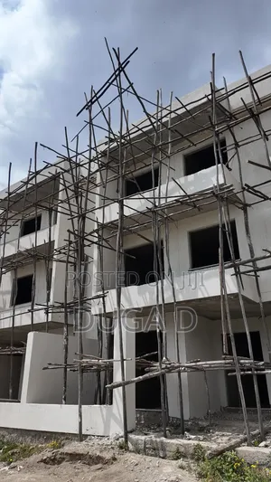 4bdrm Villa in Eniy Realestate, Bole for sale