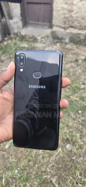 New Samsung A10 32 GB Black