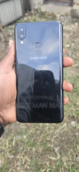 New Samsung A10 32 GB Black