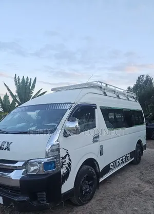 Toyota HiAce 2014 White